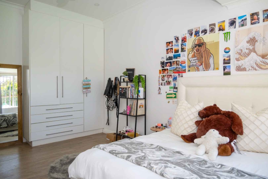 5 Bedroom Property for Sale in Walmer Eastern Cape